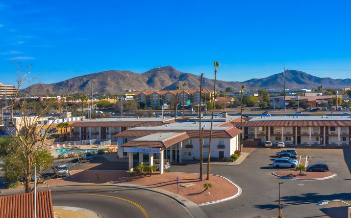 Pictures of Hospitality property located at 10402 N Black Cyn Hwy, Phoenix, AZ 85051 for sales - image #1