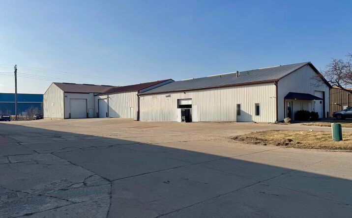 Pictures of Industrial property located at 710 49th St, Marion, IA 52302 for sales - image #1