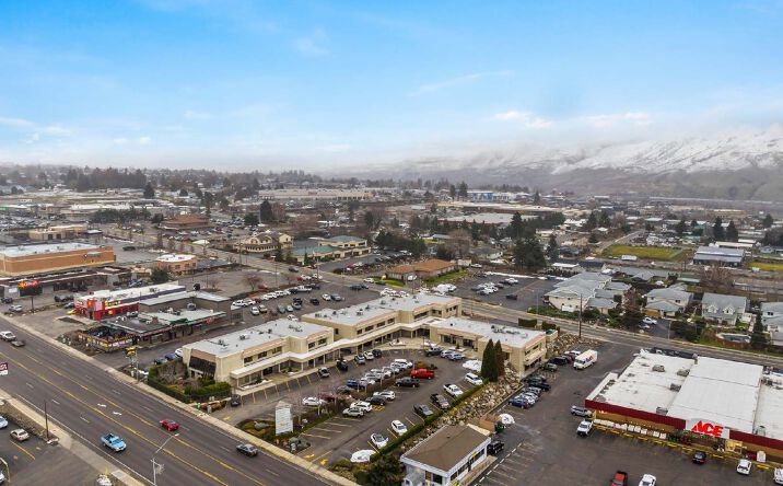 Pictures of Retail, Office property located at 230 Grant Rd, East Wenatchee, WA 98802 for sales - image #1