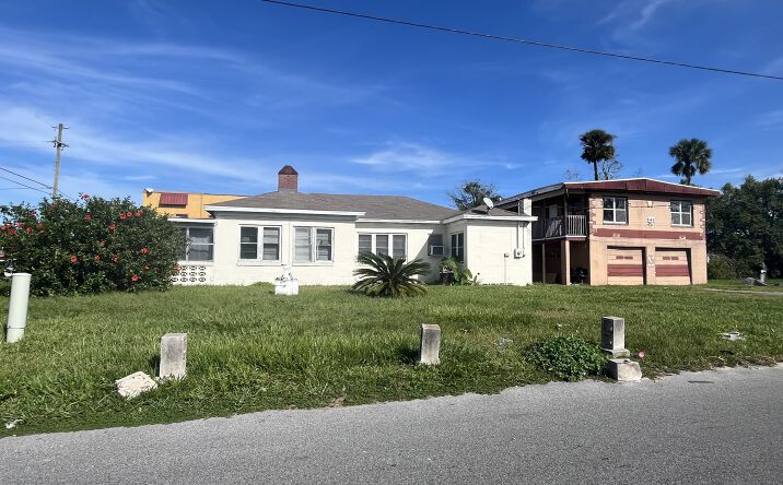 Pictures of Multifamily property located at 819 Dr Mary McLeod Bethune Blvd, Daytona Beach, FL 32114 for sales - image #1
