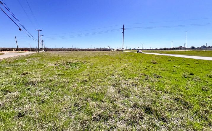 Pictures of Land property located at 1011 E Overland Trail, Abilene, TX 79601 for sales - image #1