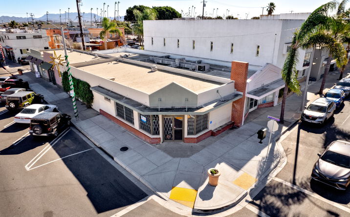 Pictures of Retail property located at 700 S A St, Oxnard, CA 93030 for sales - image #1