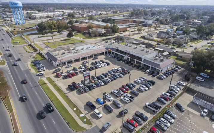 Pictures of Retail property located at 8814 Veterans Blvd, Metairie, LA 70003 for sales - image #1