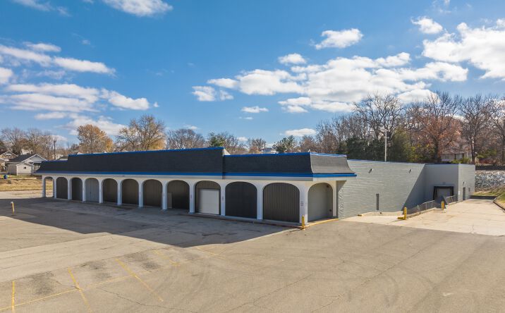 Pictures of Industrial property located at 2300 Mitchell Ave, Saint Joseph, MO 64507 for sales - image #1
