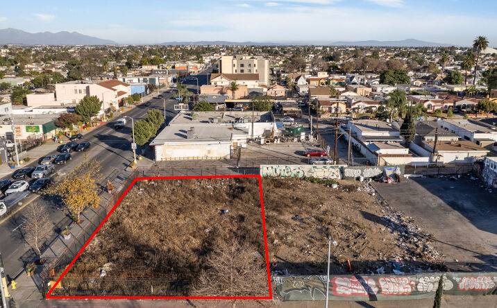 Pictures of Land property located at 7200 S Western Ave, Los Angeles, CA 90047 for sales - image #1