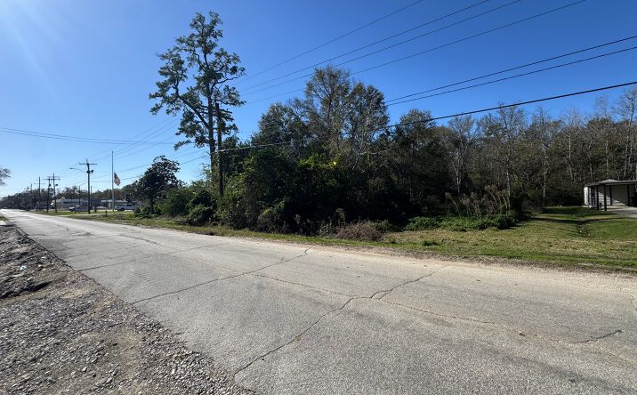Pictures of Land property located at 11125 Old Voth Rd, Beaumont, TX 77713 for sales - image #1