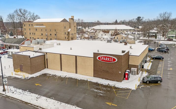Pictures of Retail property located at 140 N Main St, Niles, OH 44446 for sales - image #1