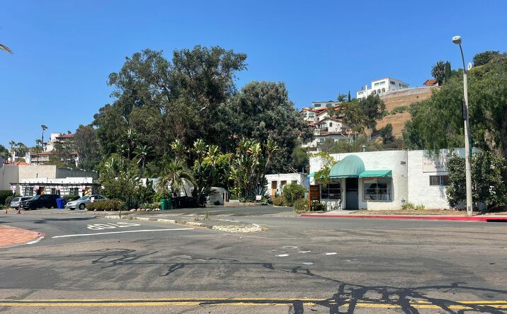 Pictures of Hospitality, Retail property located at 2350 San Diego Ave, San Diego, CA 92110 for sales - image #1