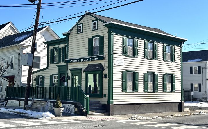 Pictures of Office, Retail property located at 2 E Main St, Clinton, NJ 08809 for sales - image #1