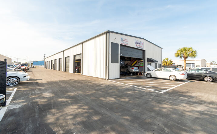 Pictures of Industrial property located at 320 Warfield Ave, Venice, FL 34285 for sales - image #1