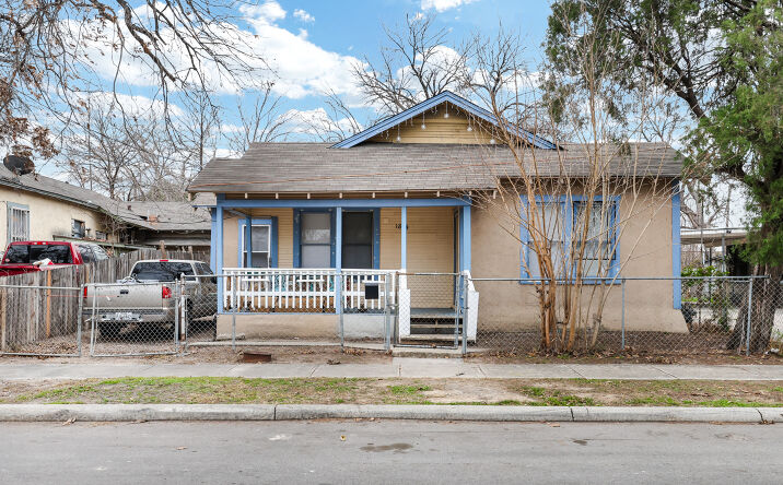 Pictures of Multifamily property located at 1804 San Luis St, San Antonio, TX 78207 for sales - image #1