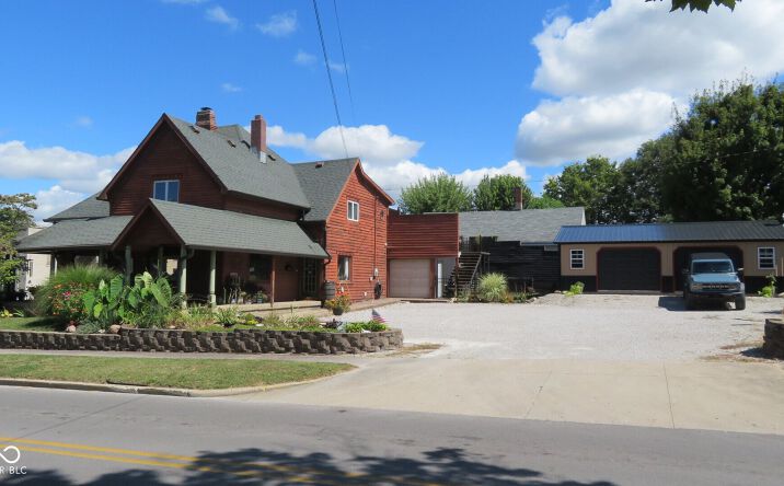 114 N GRANT AVE Crawfordsville IN 47933-1602 APN: 541732332012000030 ...