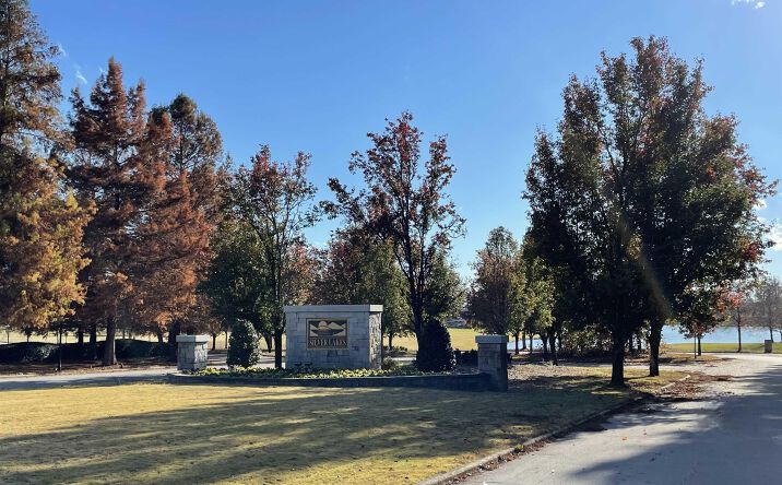 Pictures of Land property located at 21 Silver Lake Blvd E, Gadsden, AL 35905 for sales - image #1