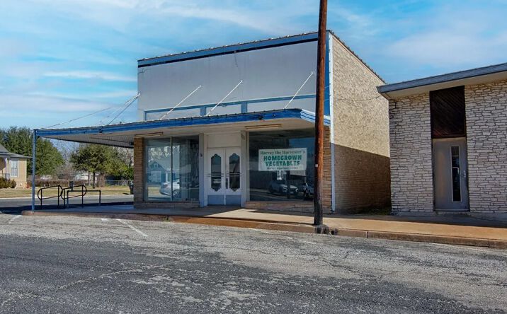Pictures of Business for Sale property located at 702 Upton, Schulenburg, TX 78956 for sales - image #1