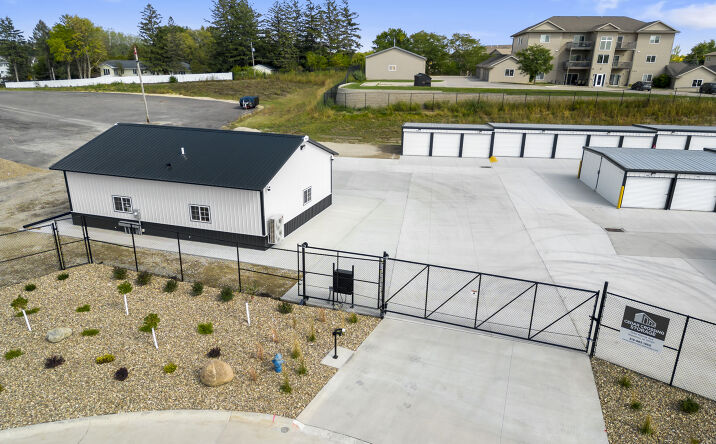 Pictures of Self Storage property located at 3556 Marnie Ave, Waterloo, IA 50701 for sales - image #1