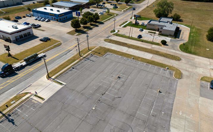 Pictures of Land property located at 1175 W Vandament Ave, Yukon, OK 73099 for sales - image #1