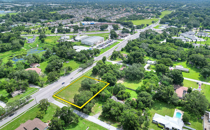 Pictures of Land property located at 703 E Lumsden Rd, Brandon, FL 33511 for sales - image #1