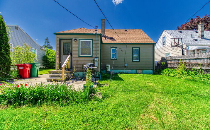 Pictures of Special Purpose property located at 24646 Grove Ave, Eastpointe, MI 48021 for sales - image #1