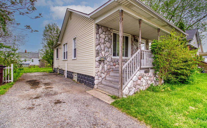 Pictures of Special Purpose property located at 7233 Voerner Ave, Center Line, MI 48015 for sales - image #1