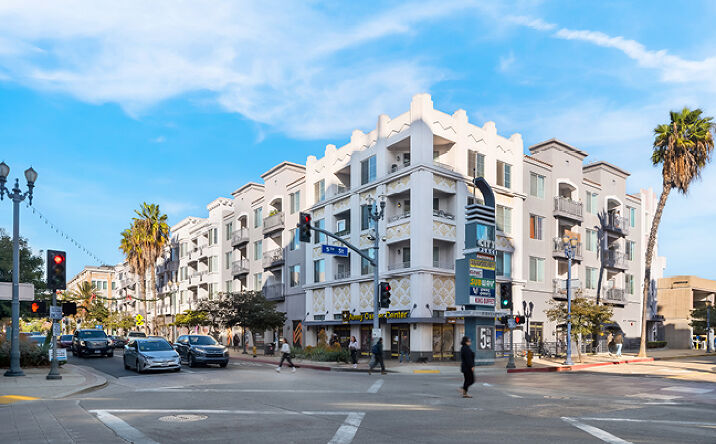 Pictures of Retail property located at 590 Pine Ave, Long Beach, CA 90802 for sales - image #1