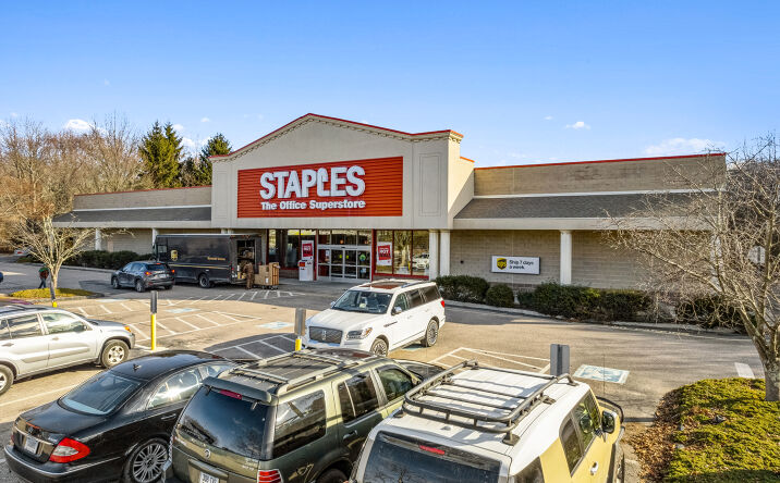 Pictures of Retail property located at 1000 Boston Post Rd, Old Saybrook, CT 06475 for sales - image #1