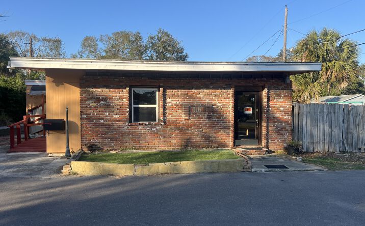 Pictures of Mixed Use property located at 7901 46th Ave N, St. Petersburg, FL 33709 for sales - image #1