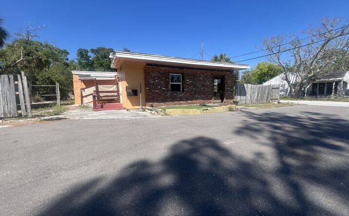 Pictures of Mixed Use property located at 7901 46th Ave N, St. Petersburg, FL 33709 for sales - image #1