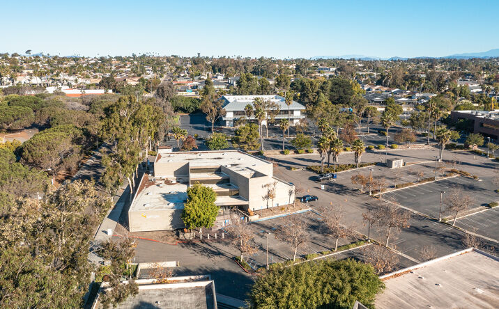 Pictures of Office property located at 145 Thunder Dr, Vista, CA 92083 for sales - image #1