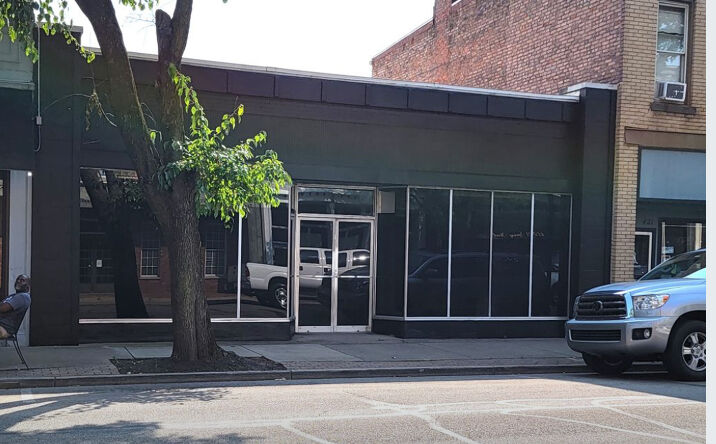 Pictures of Office, Retail property located at 417 Spring St, Jeffersonville, IN 47130 for sales - image #1