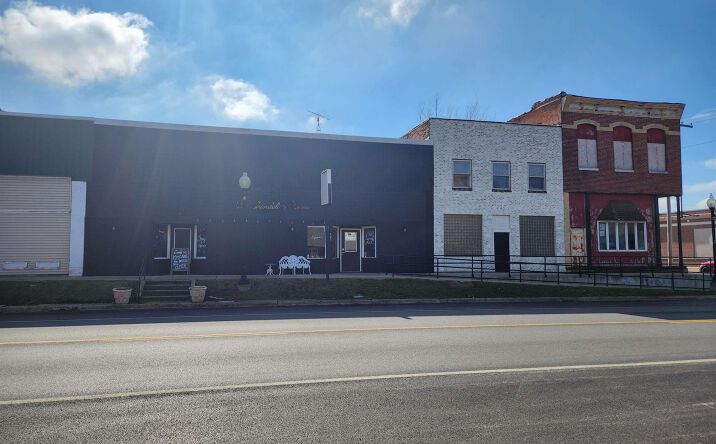 Pictures of Retail property located at 105 E FRANKLIN Street, Sesser, IL 62884 for sales - image #1