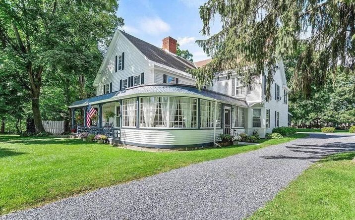 image of property at 722 MAIN ST Bennington VT 05201-2633 APN: 051-015-67890