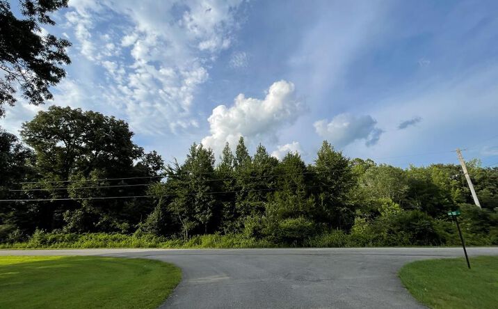 Pictures of Land, Multifamily property located at Somerset Dr, Paris, TN 38242 for sales - image #1