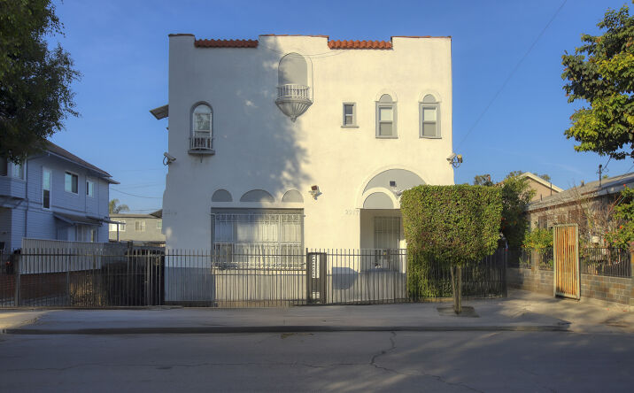 Pictures of Multifamily property located at 2917 Walton Ave, Los Angeles, CA 90007 for sales - image #1