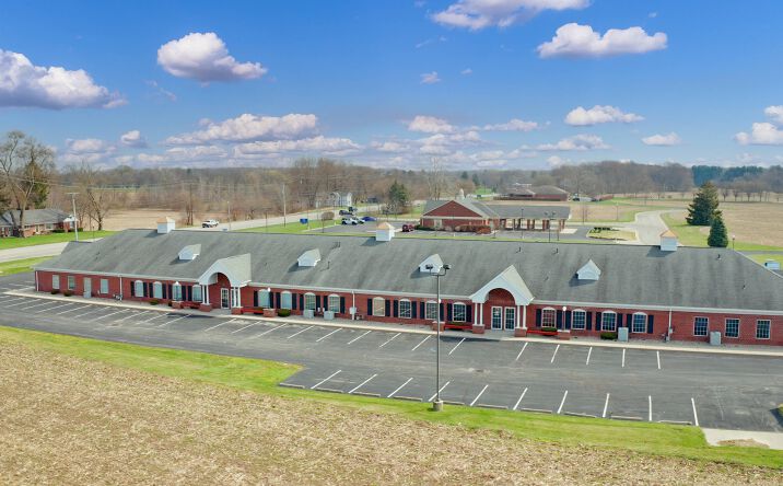 Pictures of Office property located at 1 Turtle Creek Cir, Swanton, OH 43558 for sales - image #1