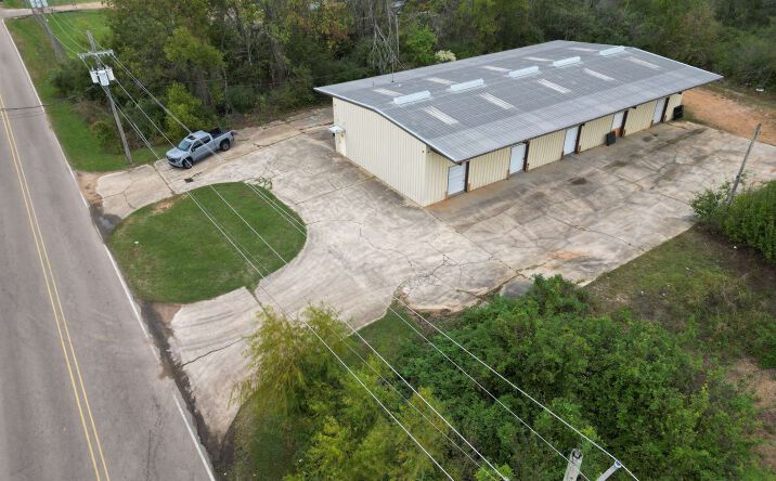 Pictures of Industrial property located at 5270 Greenway Dr, Jackson, MS 39204 for sales - image #1