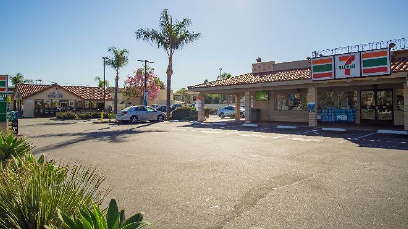 54325442 Orangethorpe Ave, La Palma, CA 90623