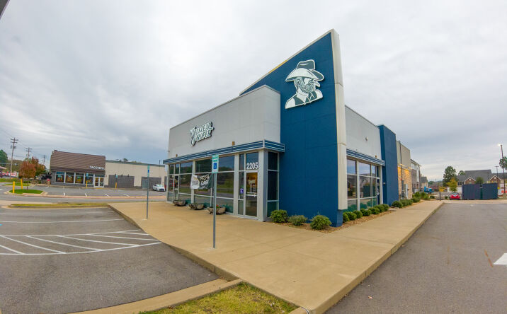 Pictures of Retail property located at 2205 Dave Ward Dr, Conway, AR 72034 for sales - image #1