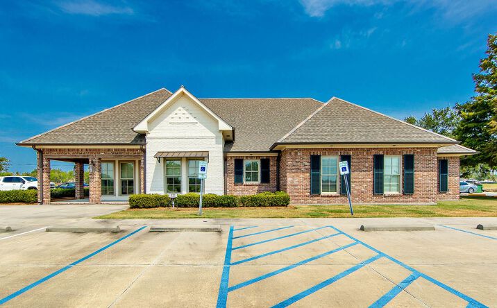 Pictures of Office property located at 321 Bayou Gardens Blvd, Houma, LA 70364 for sales - image #1
