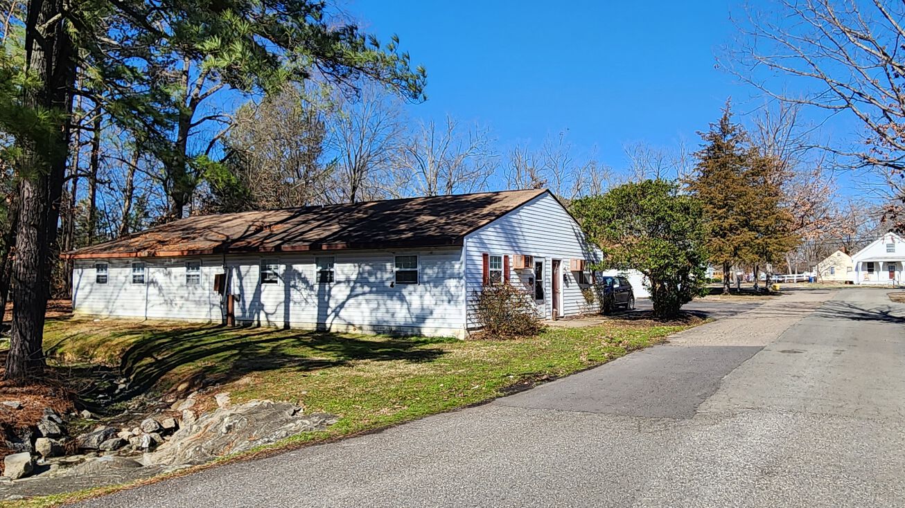 Pictures of Multifamily property located at 5001 Alan Dr, Richmond, VA 23234 for sales - image #1