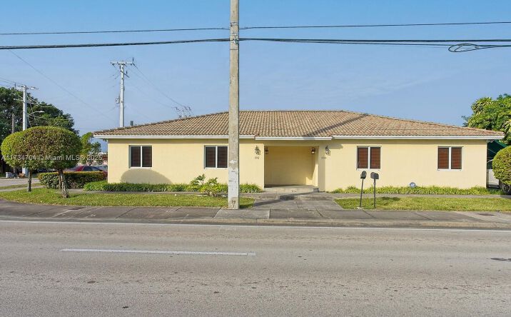 Pictures of Multifamily property located at 3740 SW 87th Ave, Miami, FL 33165 for sales - image #1