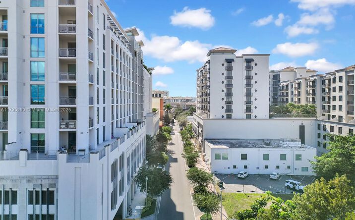 Pictures of Office property located at 4070 Laguna St, Coral Gables, FL 33146 for sales - image #1
