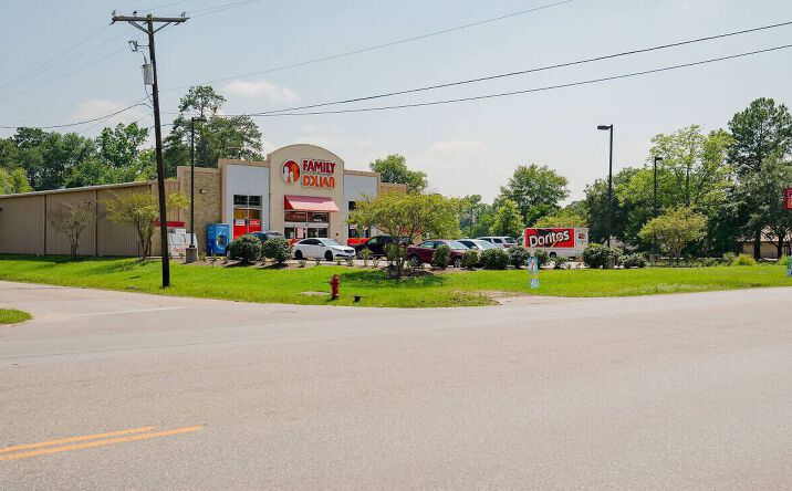 Pictures of Retail property located at 1139 W Market St, Warren, OH 44485 for sales - image #1