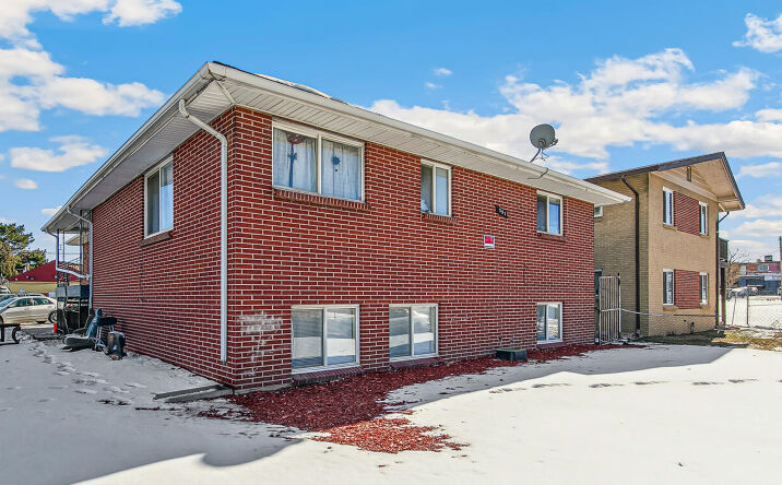 Pictures of Multifamily property located at 1592 Lansing St, Aurora, CO 80010 for sales - image #1