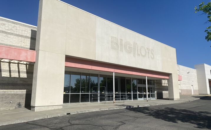 Pictures of Retail property located at 1340 Hilltop Dr, Redding, CA 96003 for sales - image #1