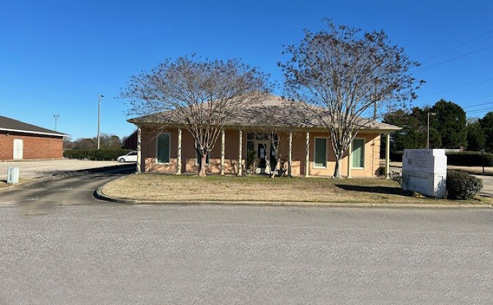 Pictures of Office property located at 316 St Lukes Dr, Montgomery, AL 36117 for sales - image #1