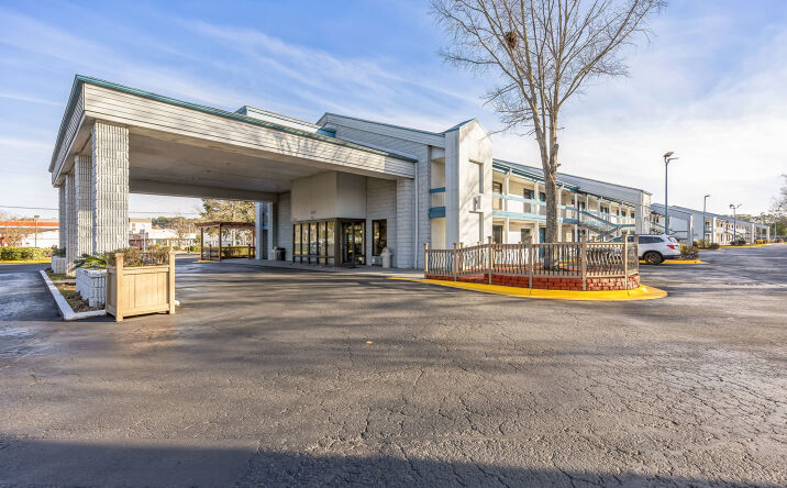 Pictures of Hospitality property located at 4926 Market St, Wilmington, NC 28405 for sales - image #1