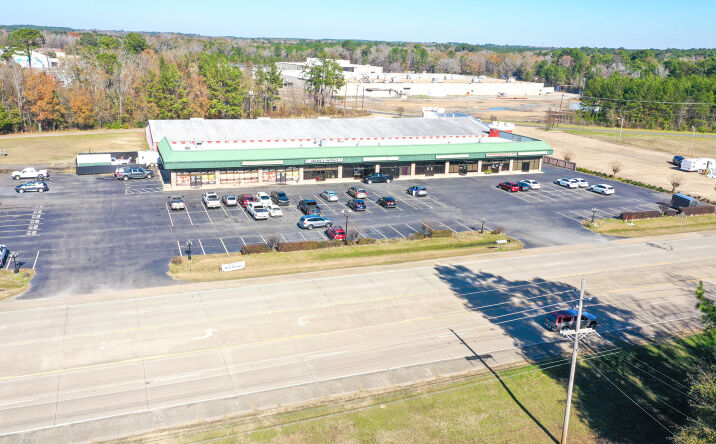 Pictures of Retail property located at 5114 W Bert Kouns Industrial Loop, Shreveport, LA 71129 for sales - image #1