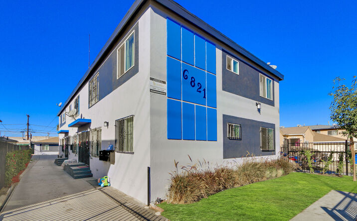 Pictures of Multifamily property located at 6821 11th Ave, Los Angeles, CA 90043 for sales - image #1