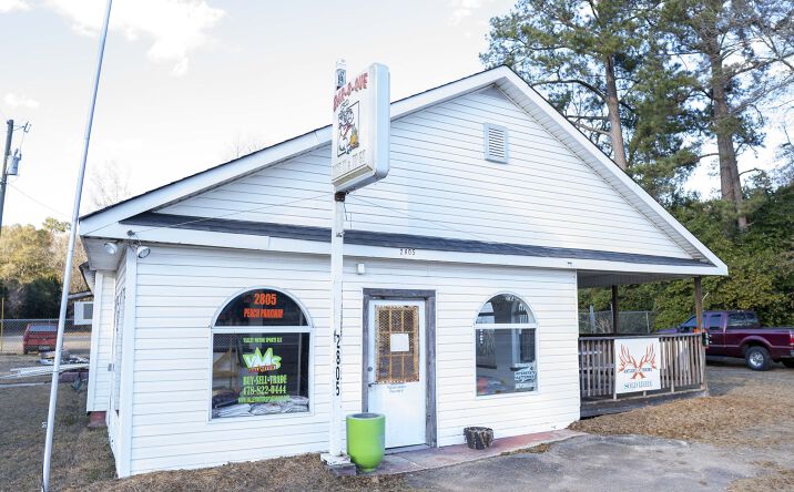 Pictures of Retail property located at 2805 Peach Pkwy, Fort Valley, GA 31030 for sales - image #1