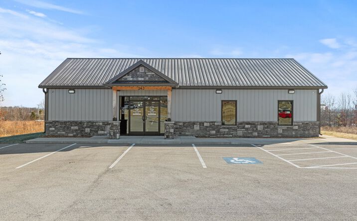 Pictures of Mixed Use, Office, Special Purpose property located at 243 E Ayr Pkwy, Madisonville, KY 42431 for sales - image #1